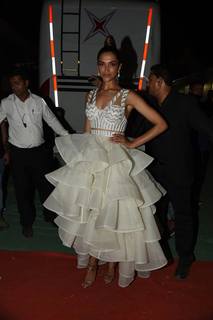 Deepika Padukone feet photo thumbnail