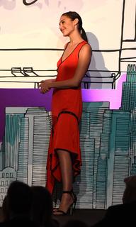 Gal Gadot feet photo thumbnail