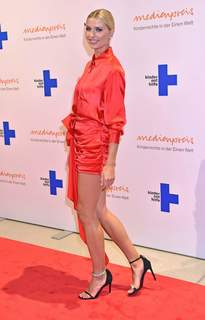 Lena Gercke feet photo thumbnail