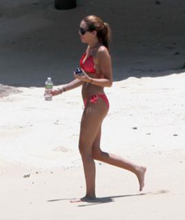 Miley Cyrus feet photo thumbnail