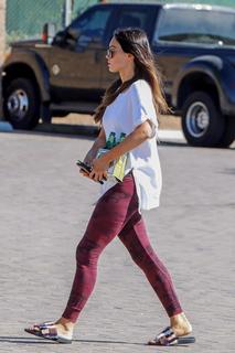Megan Fox feet photo thumbnail