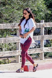 Megan Fox feet photo thumbnail