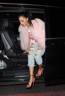 Nicole Scherzinger feet photo thumbnail