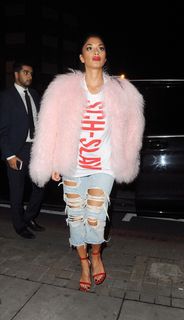Nicole Scherzinger feet photo thumbnail