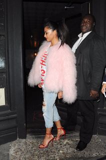 Nicole Scherzinger feet photo thumbnail