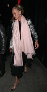 Uma Thurman feet photo thumbnail