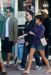Jessica Alba feet photo thumbnail