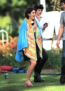 Shenae Grimes-Beech feet photo thumbnail