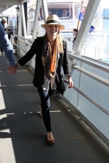 Kristen Bell feet photo thumbnail