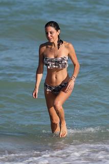 Bethenny Frankel feet photo thumbnail