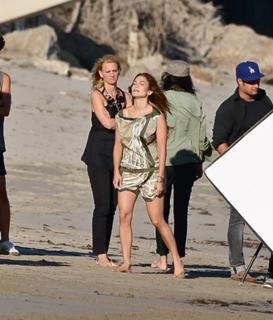 Jennifer Lopez feet photo thumbnail
