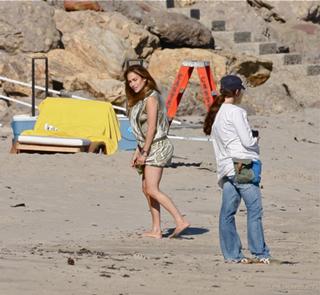 Jennifer Lopez feet photo thumbnail