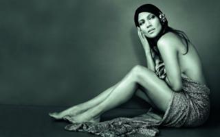 Jennifer Lopez feet photo thumbnail