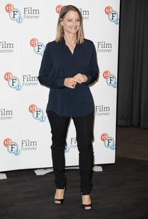 Jodie Foster feet photo thumbnail