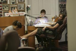 Jennifer Love Hewitt feet photo thumbnail