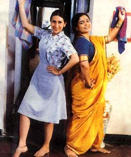 Karisma Kapoor feet photo thumbnail