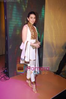 Karisma Kapoor feet photo thumbnail