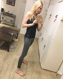 Julieta Prandi feet photo thumbnail