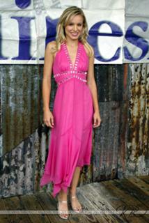 Kristen Bell feet photo thumbnail