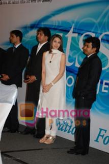 Karisma Kapoor feet photo thumbnail
