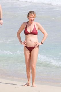 Uma Thurman feet photo thumbnail