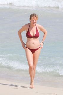 Uma Thurman feet photo thumbnail