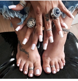 Karin Klemp feet photo thumbnail