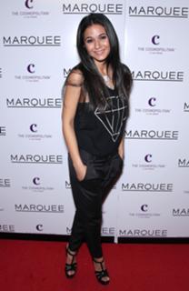 Emmanuelle Chriqui feet photo thumbnail