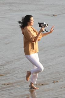 Kendall Jenner feet photo thumbnail