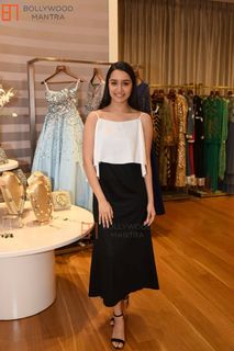 Shraddha Kapoor feet photo thumbnail