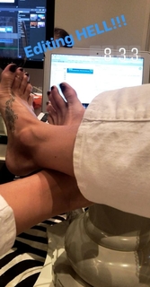 Brooke Burke feet photo thumbnail