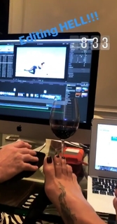 Brooke Burke feet photo thumbnail