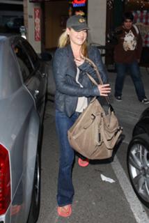 Ali Larter feet photo thumbnail