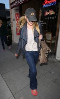 Ali Larter feet photo thumbnail