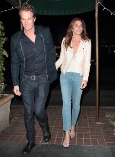 Cindy Crawford feet photo thumbnail