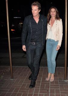 Cindy Crawford feet photo thumbnail