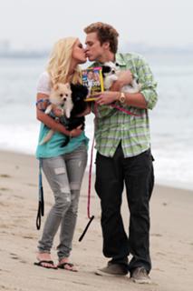 Heidi Montag feet photo thumbnail