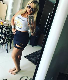 Karin Klemp feet photo thumbnail