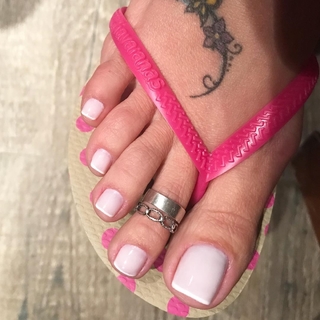 Karin Klemp feet photo thumbnail