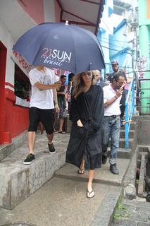 Cara Delevingne feet photo thumbnail