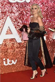 Pixie Lott feet photo thumbnail