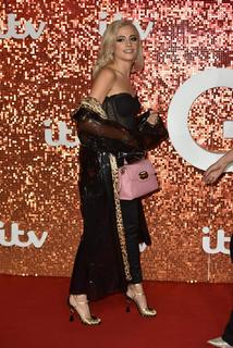 Pixie Lott feet photo thumbnail