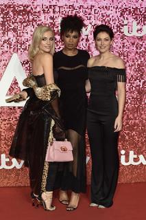 Pixie Lott feet photo thumbnail