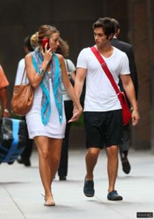 Blake Lively feet photo thumbnail