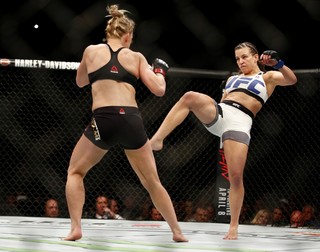 Miesha Tate feet photo thumbnail