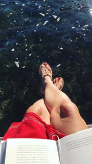 Nova Meierhenrich feet photo thumbnail
