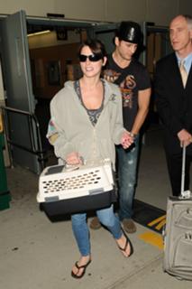 Ashley Greene feet photo thumbnail