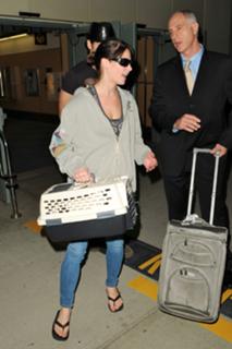 Ashley Greene feet photo thumbnail