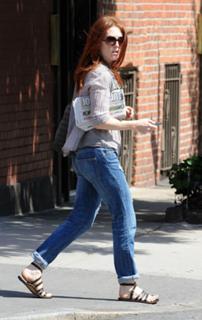 Julianne Moore feet photo thumbnail