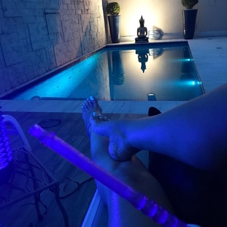 Karin Klemp feet photo thumbnail